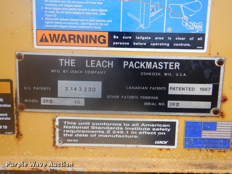 image for item DI2379 1996 International 2554 refuse truck