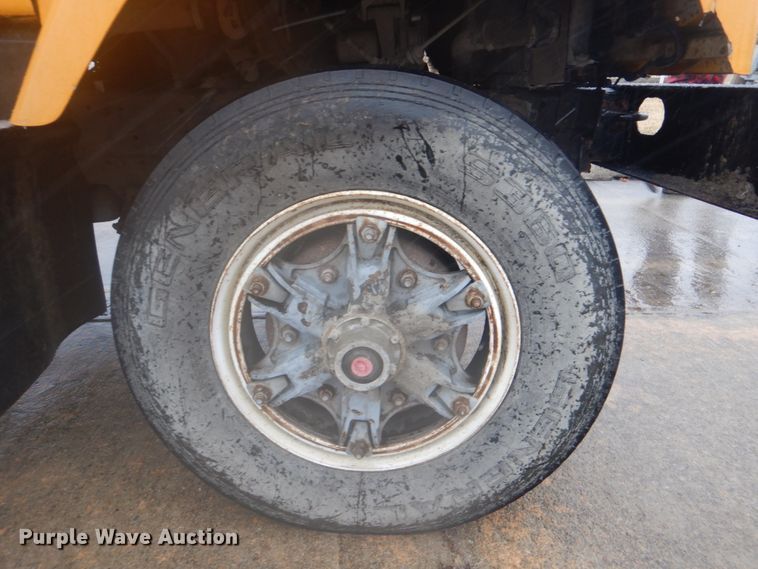 image for item DI2379 1996 International 2554 refuse truck