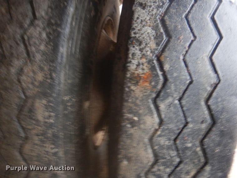 image for item DI2379 1996 International 2554 refuse truck