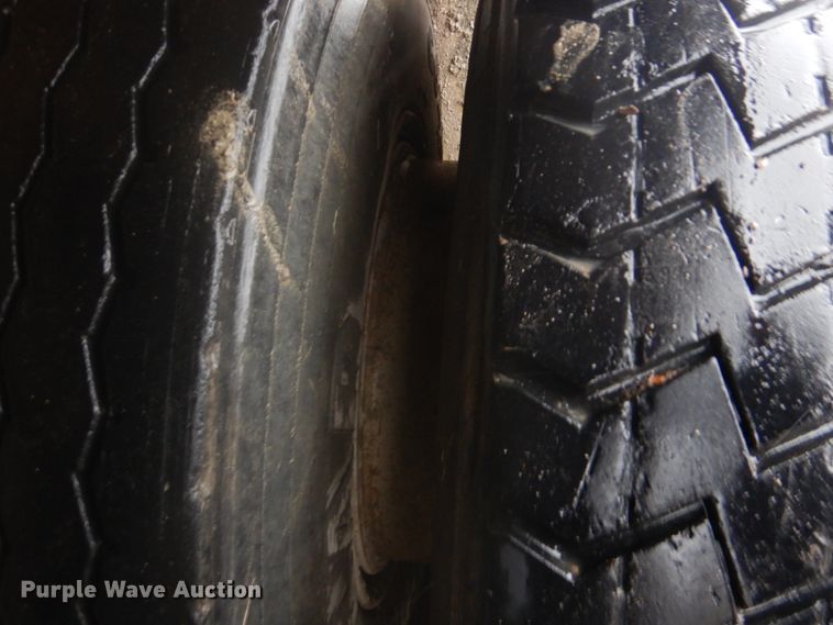 image for item DI2379 1996 International 2554 refuse truck