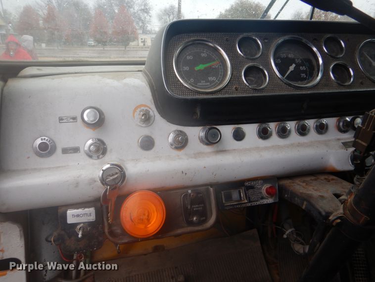 image for item DI2380 1990 Ford 8000 refuse truck