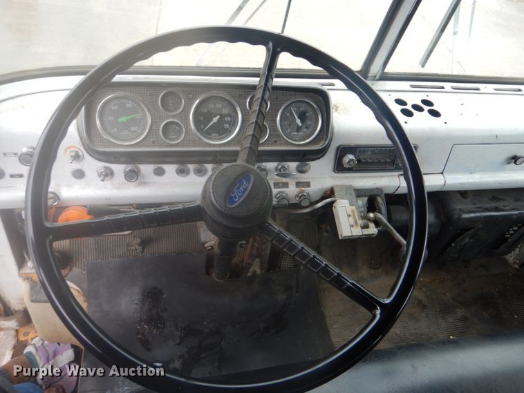 image for item DI2380 1990 Ford 8000 refuse truck