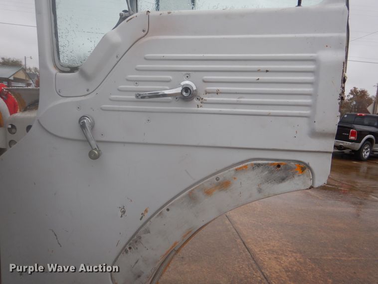 image for item DI2380 1990 Ford 8000 refuse truck