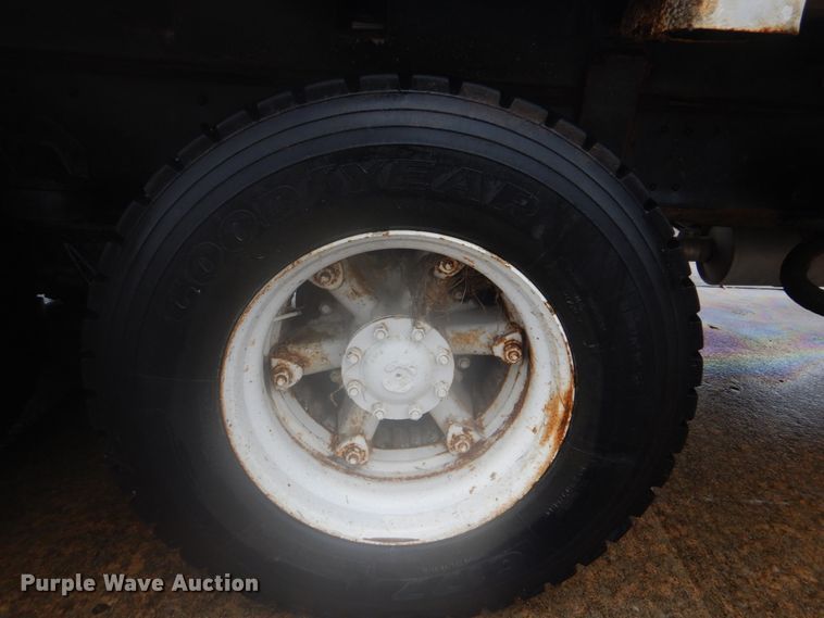 image for item DI2380 1990 Ford 8000 refuse truck