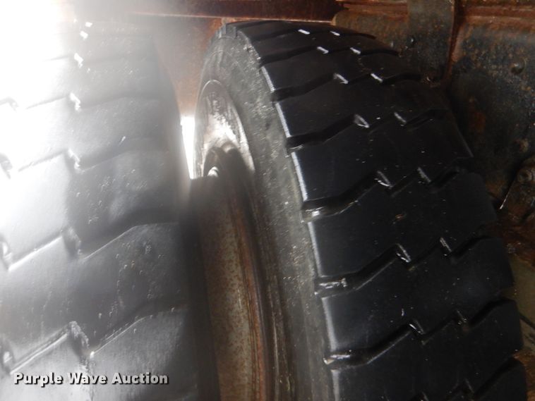 image for item DI2380 1990 Ford 8000 refuse truck