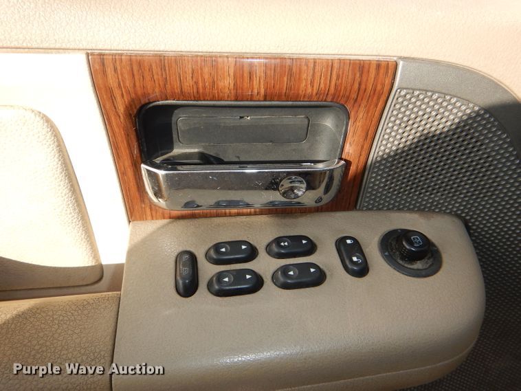 image for item DI2671 2004 Ford F150 Lariat SuperCrew pickup truck