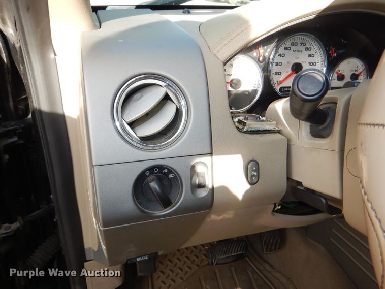 image for item DI2671 2004 Ford F150 Lariat SuperCrew pickup truck