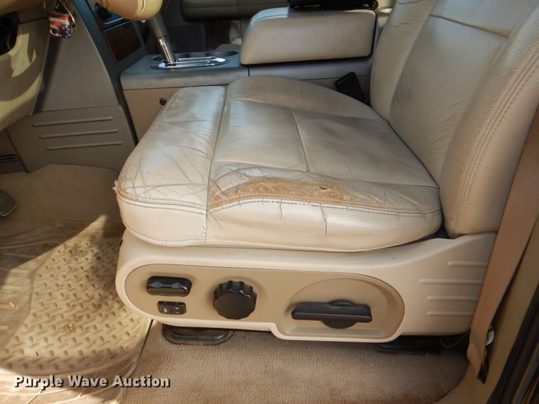 image for item DI2671 2004 Ford F150 Lariat SuperCrew pickup truck