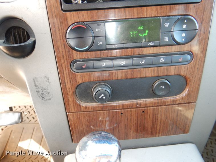 image for item DI2671 2004 Ford F150 Lariat SuperCrew pickup truck