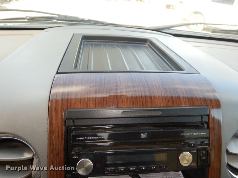 image for item DI2671 2004 Ford F150 Lariat SuperCrew pickup truck