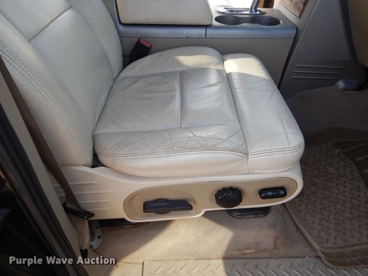 image for item DI2671 2004 Ford F150 Lariat SuperCrew pickup truck