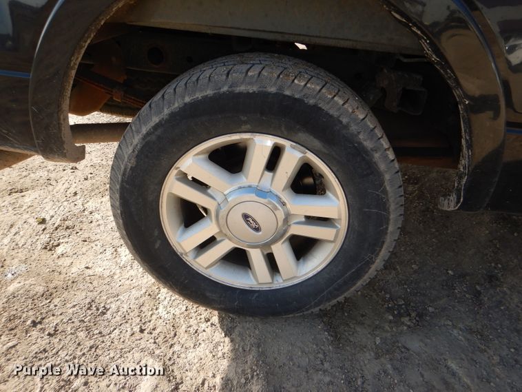 image for item DI2671 2004 Ford F150 Lariat SuperCrew pickup truck