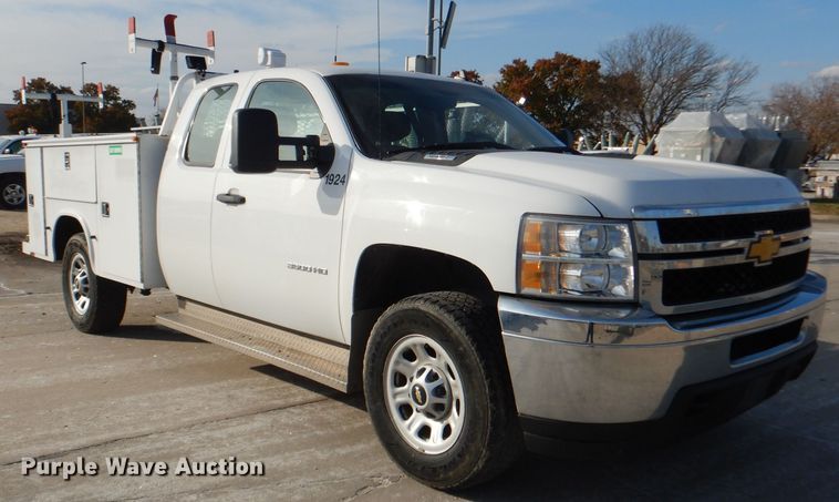 image for item DI2685 2012 Chevrolet Silverado 3500HD Ext. Cab utility bed pickup truck