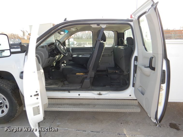 image for item DI2685 2012 Chevrolet Silverado 3500HD Ext. Cab utility bed pickup truck