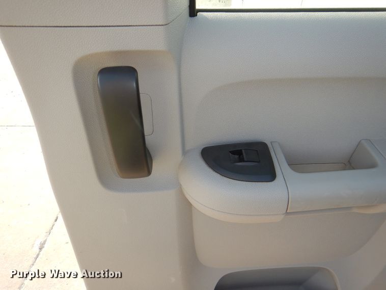 image for item DI2685 2012 Chevrolet Silverado 3500HD Ext. Cab utility bed pickup truck