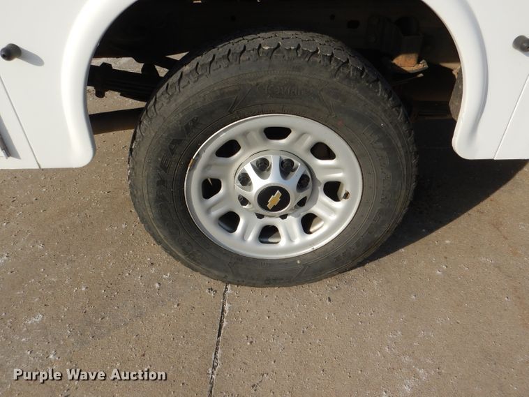 image for item DI2685 2012 Chevrolet Silverado 3500HD Ext. Cab utility bed pickup truck