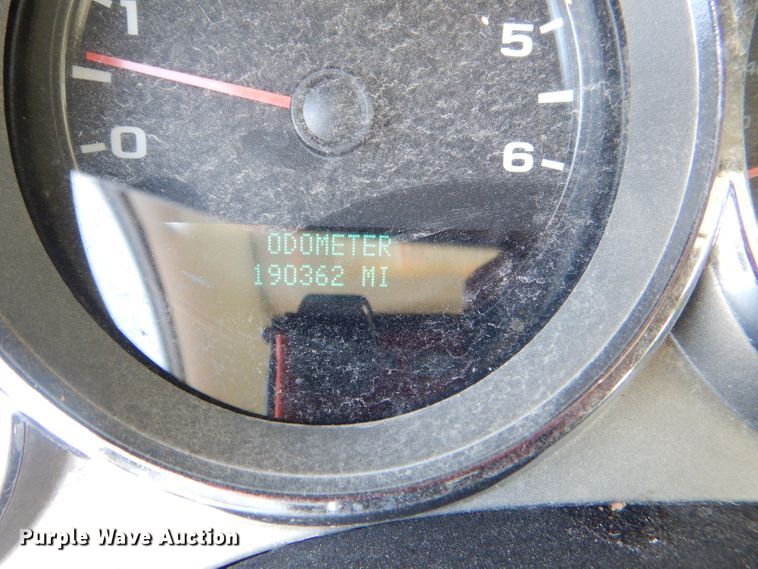 image for item DI2687 2007 Chevrolet Silverado 3500HD flatbed pickup truck