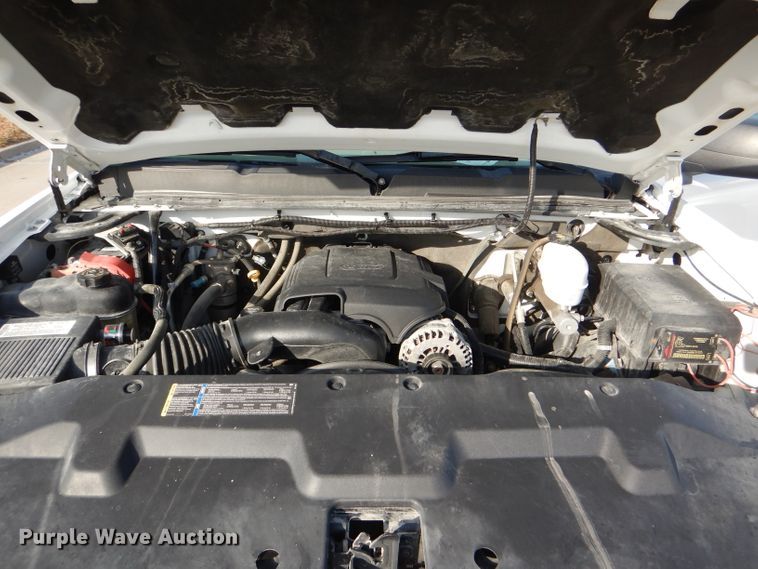 image for item DI2687 2007 Chevrolet Silverado 3500HD flatbed pickup truck