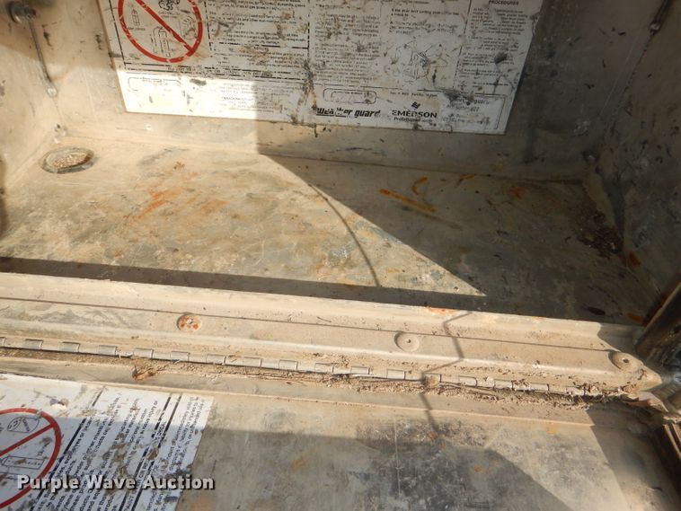 image for item DI2687 2007 Chevrolet Silverado 3500HD flatbed pickup truck