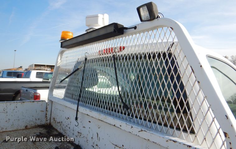 image for item DI2687 2007 Chevrolet Silverado 3500HD flatbed pickup truck