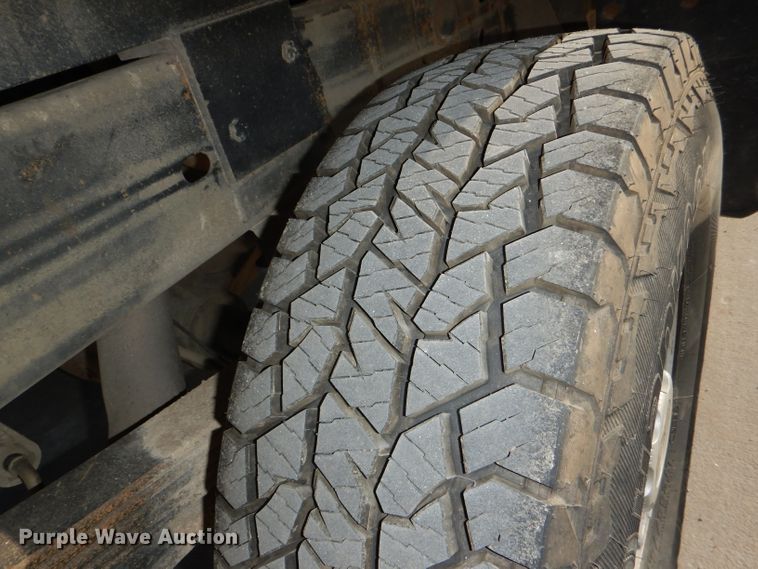 image for item DI2687 2007 Chevrolet Silverado 3500HD flatbed pickup truck