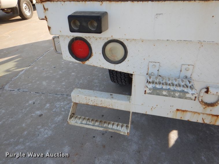 image for item DI2687 2007 Chevrolet Silverado 3500HD flatbed pickup truck