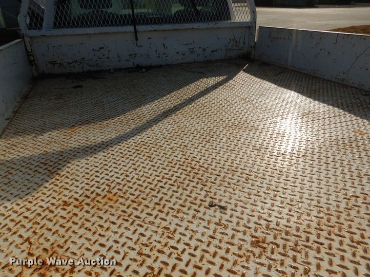 image for item DI2687 2007 Chevrolet Silverado 3500HD flatbed pickup truck