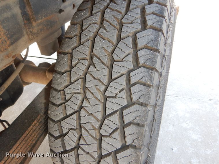 image for item DI2687 2007 Chevrolet Silverado 3500HD flatbed pickup truck