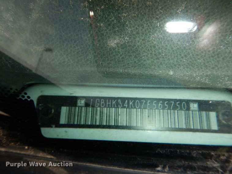 image for item DI2687 2007 Chevrolet Silverado 3500HD flatbed pickup truck