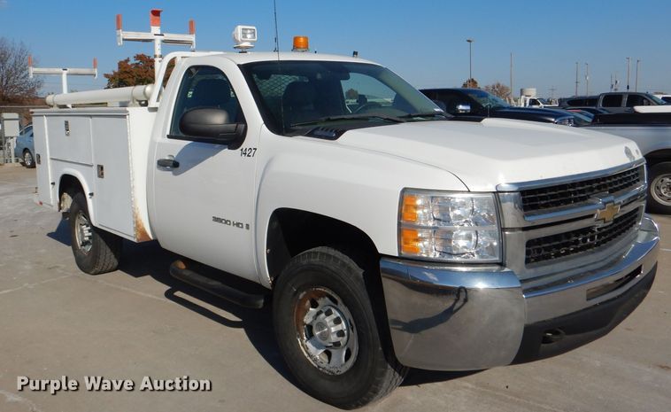 image for item DI2692 2008 Chevrolet Silverado 3500HD utility bed pickup truck