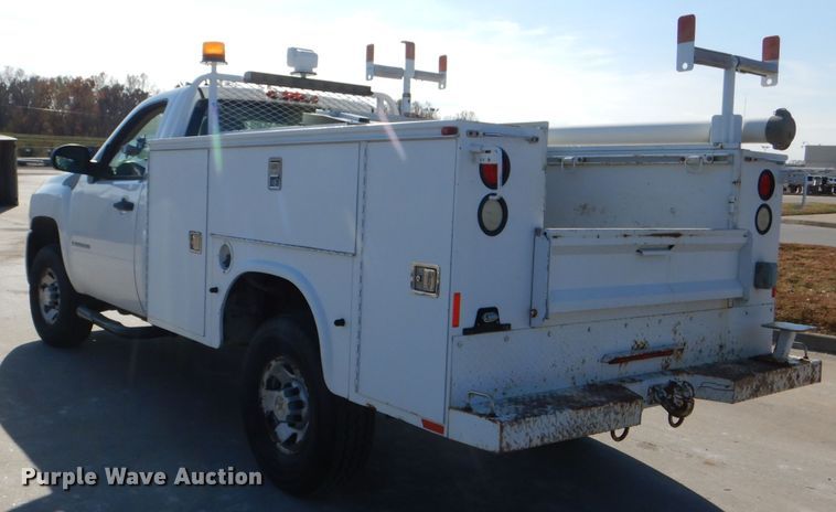 image for item DI2692 2008 Chevrolet Silverado 3500HD utility bed pickup truck