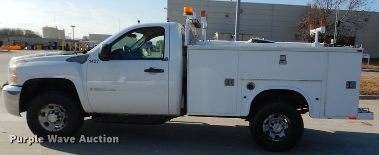 image for item DI2692 2008 Chevrolet Silverado 3500HD utility bed pickup truck