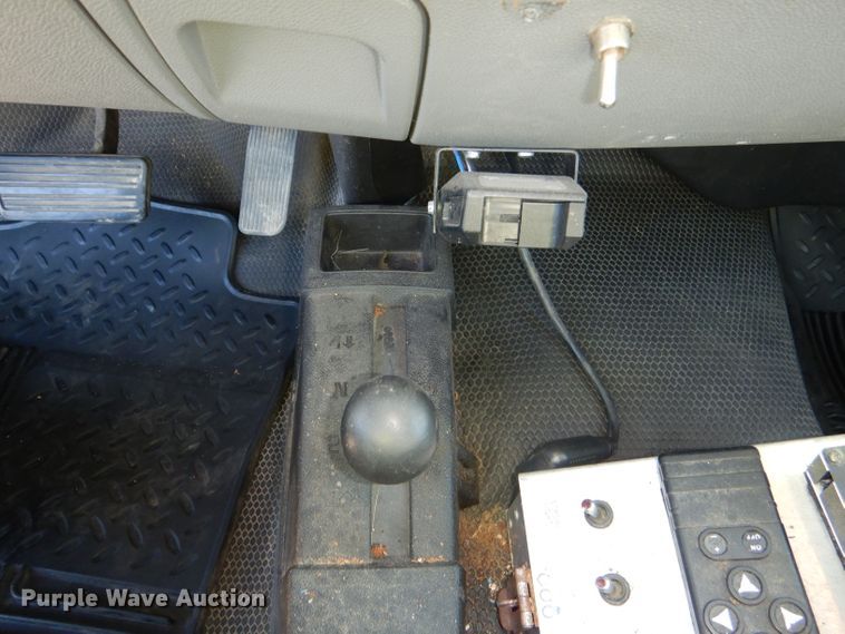 image for item DI2692 2008 Chevrolet Silverado 3500HD utility bed pickup truck