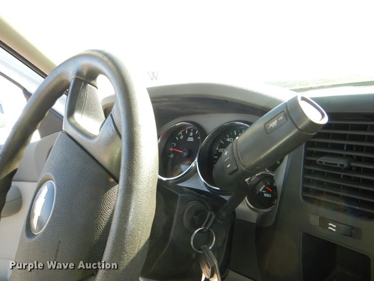 image for item DI2692 2008 Chevrolet Silverado 3500HD utility bed pickup truck