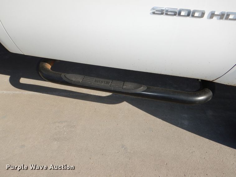 image for item DI2692 2008 Chevrolet Silverado 3500HD utility bed pickup truck