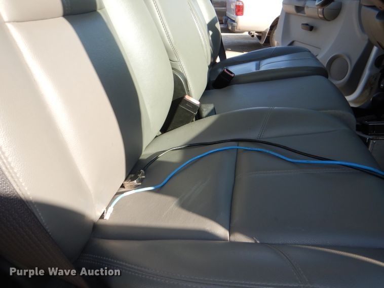 image for item DI2692 2008 Chevrolet Silverado 3500HD utility bed pickup truck