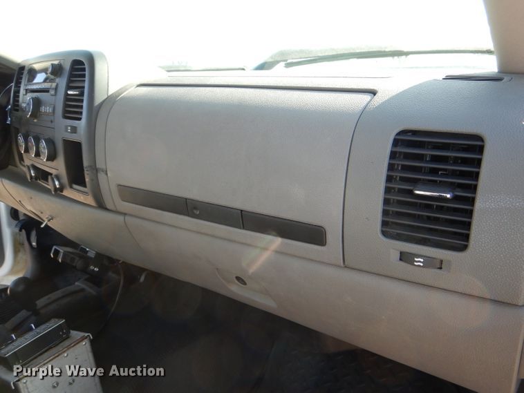 image for item DI2692 2008 Chevrolet Silverado 3500HD utility bed pickup truck