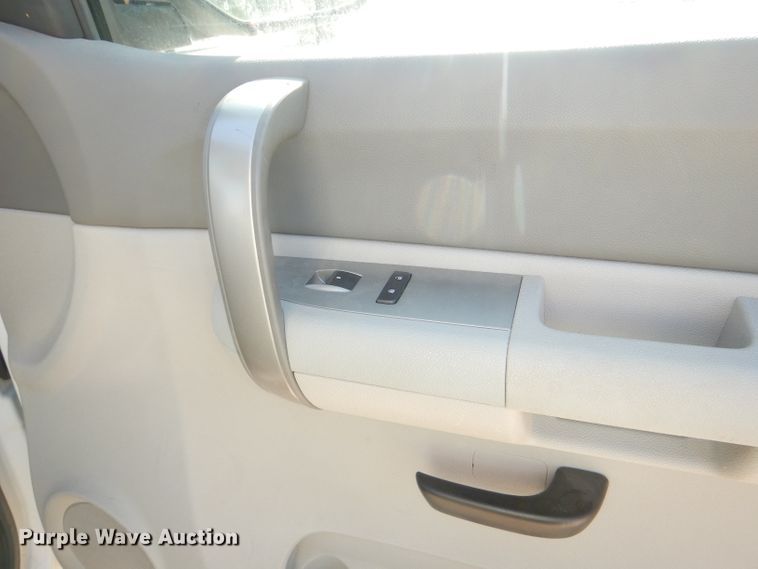 image for item DI2692 2008 Chevrolet Silverado 3500HD utility bed pickup truck