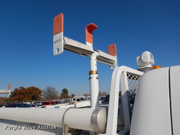 image for item DI2692 2008 Chevrolet Silverado 3500HD utility bed pickup truck