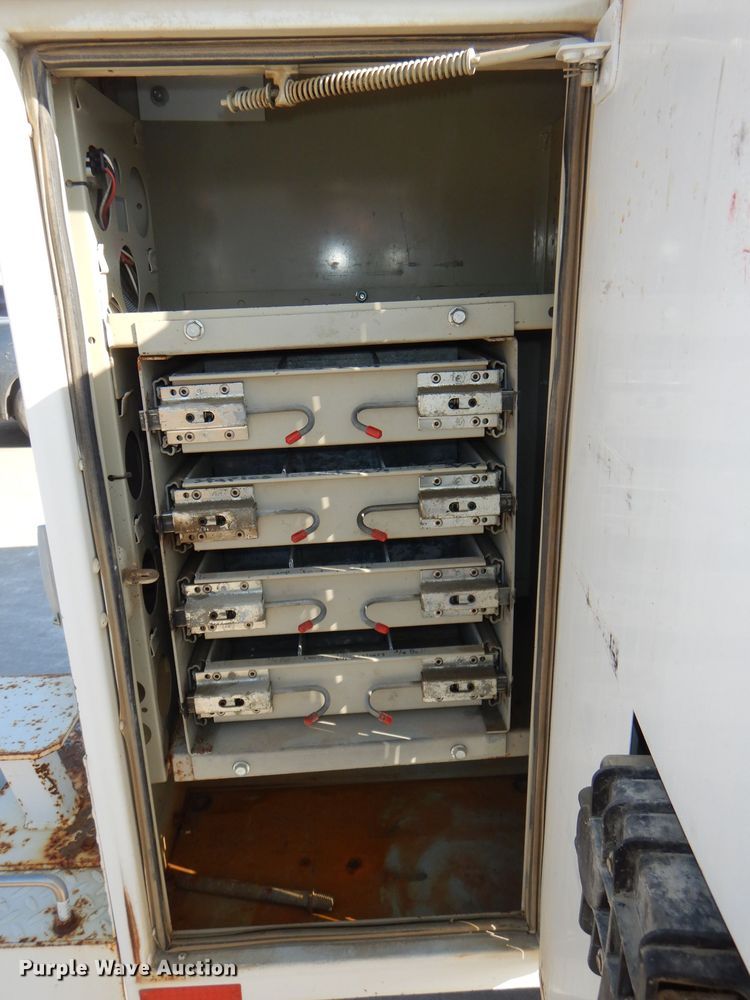 image for item DI2692 2008 Chevrolet Silverado 3500HD utility bed pickup truck