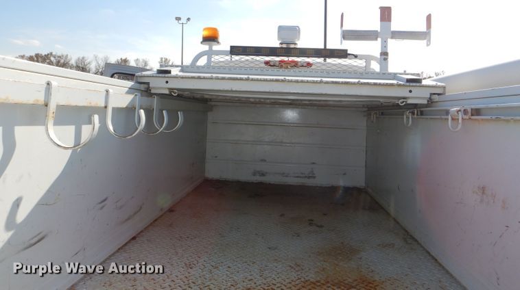 image for item DI2692 2008 Chevrolet Silverado 3500HD utility bed pickup truck