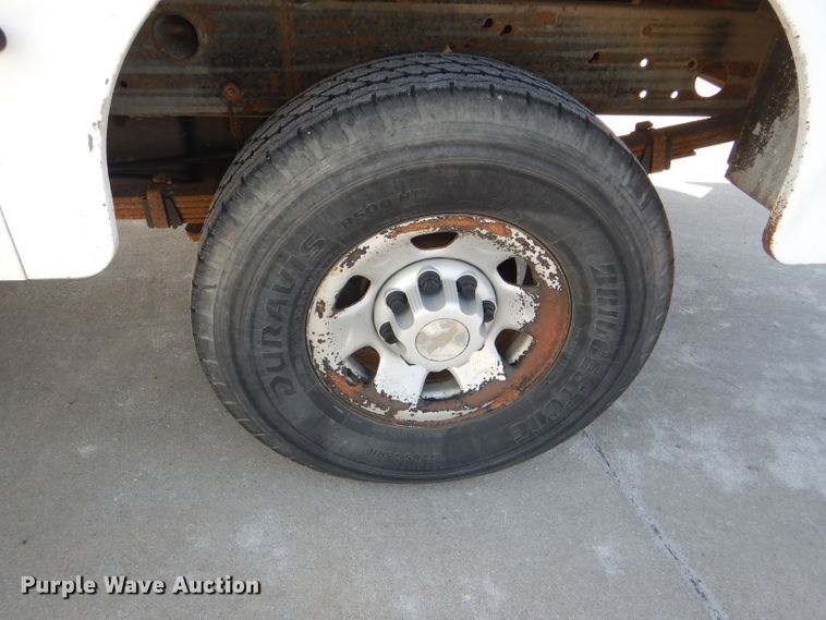 image for item DI2692 2008 Chevrolet Silverado 3500HD utility bed pickup truck