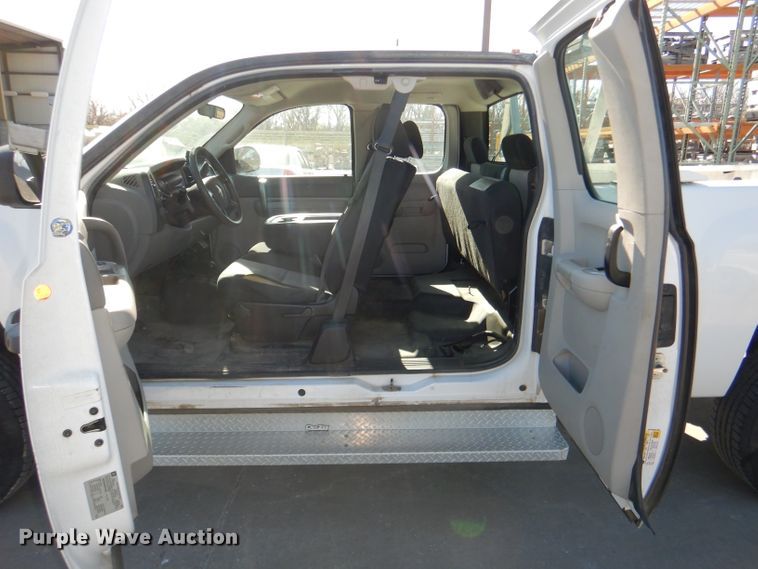 image for item DI2699 2008 Chevrolet Silverado 2500HD Ext. Cab pickup truck