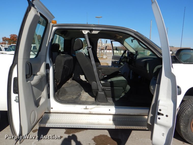 image for item DI2699 2008 Chevrolet Silverado 2500HD Ext. Cab pickup truck