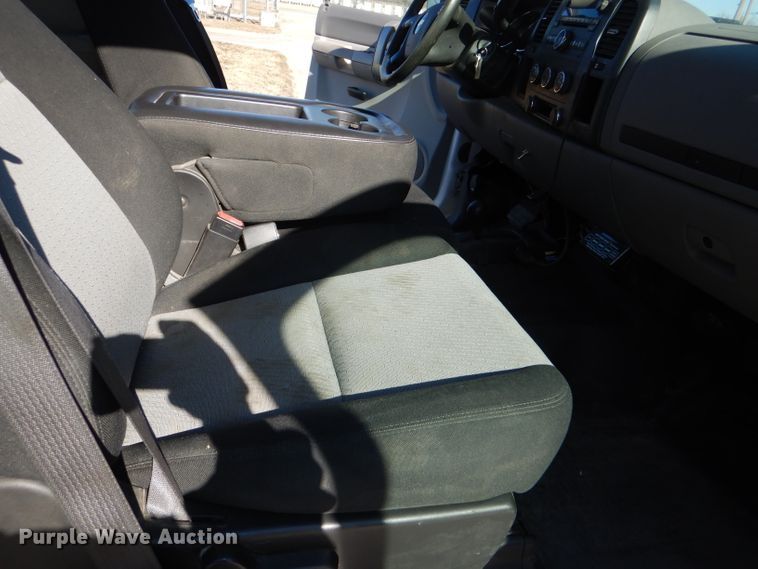 image for item DI2699 2008 Chevrolet Silverado 2500HD Ext. Cab pickup truck