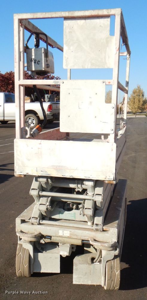 image for item DY9364 Skyjack SJIII 3219 scissor lift