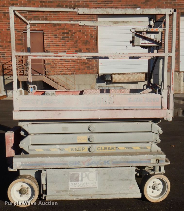 image for item DY9364 Skyjack SJIII 3219 scissor lift
