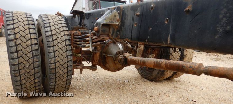 image for item EC9098 1995 Chevrolet Kodiak truck cab and chassis