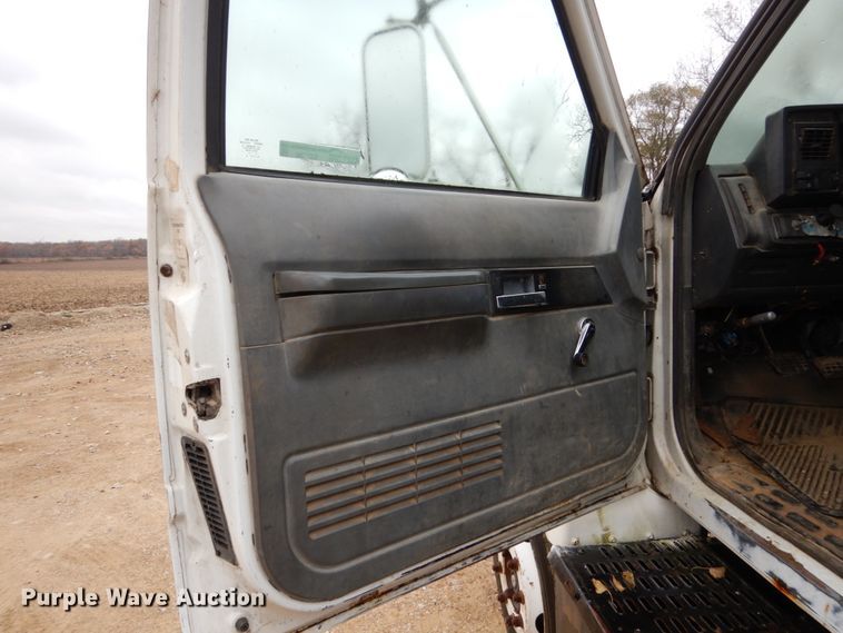 image for item EC9098 1995 Chevrolet Kodiak truck cab and chassis