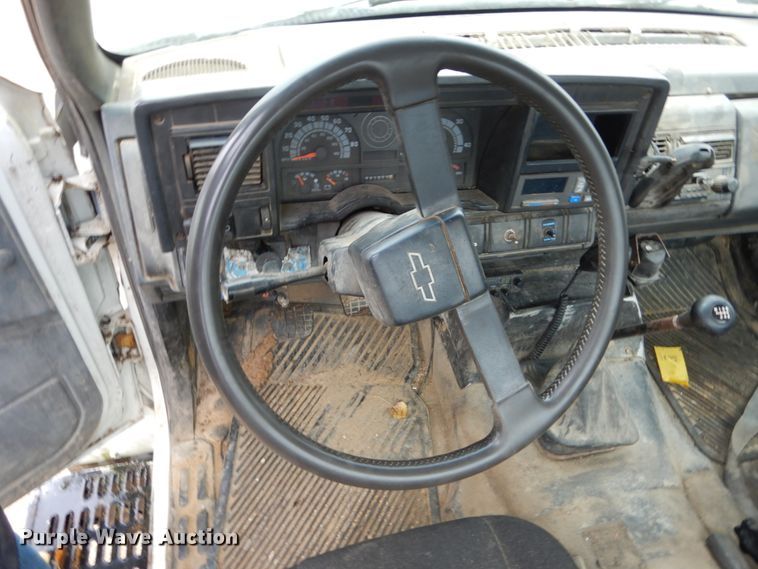 image for item EC9098 1995 Chevrolet Kodiak truck cab and chassis